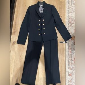 TAHARI ARTHUR S. LEVINE